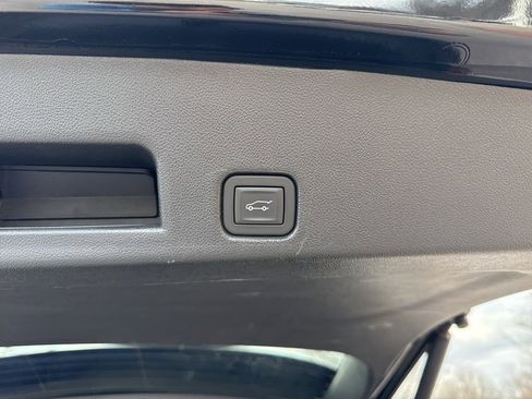 Used 2024 GMC Acadia Elevation image 22