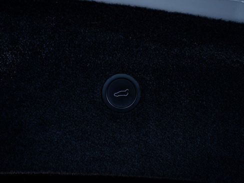 Used 2022 Tesla Model S image 50