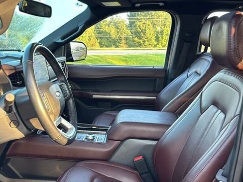 Used 2024 Ford Expedition Max Limited AWD/4WD image 23