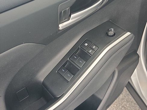 Used 2023 Toyota Highlander XSE image 28