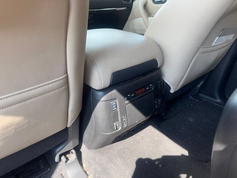 Used 2020 Nissan Armada Platinum w/ Captain's Chairs Package AWD/4WD image 21