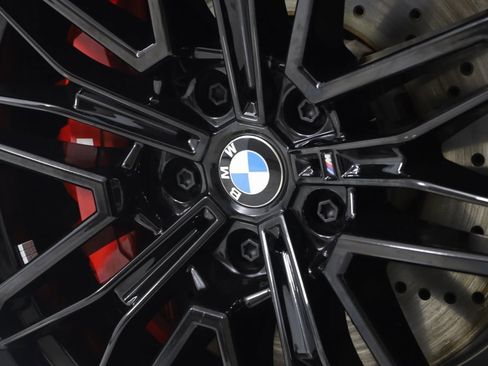 Used 2025 BMW M5 w/ Executive Package image 23