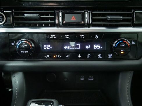 Used 2023 Nissan Pathfinder SL w/ SL Premium Package AWD/4WD image 30