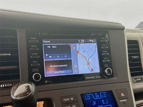 Used 2020 Toyota Sienna XLE w/ XLE Navigation Package FWD image 6