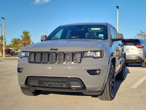 Used 2021 Jeep Grand Cherokee Laredo X image 10