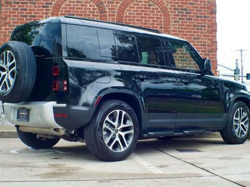Used 2025 Land Rover Defender 110 S AWD/4WD image 5