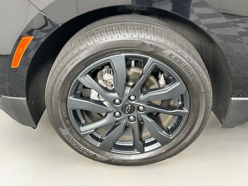 Used 2023 Chevrolet Equinox RS w/ RS Leather Package image 11