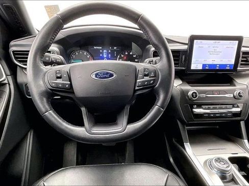 Used 2020 Ford Explorer XLT w/ Equipment Group 202A image 4