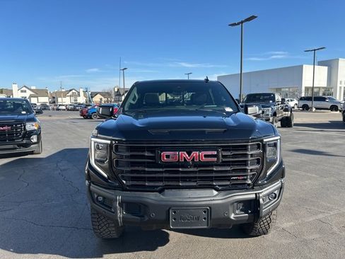 Used 2025 GMC Sierra 1500 AT4X image 3