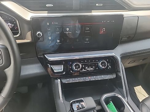 Used 2025 GMC Sierra 1500 Denali w/ Technology Package AWD/4WD image 21