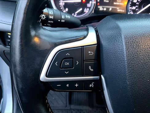 Certified 2022 Toyota Highlander Platinum image 22