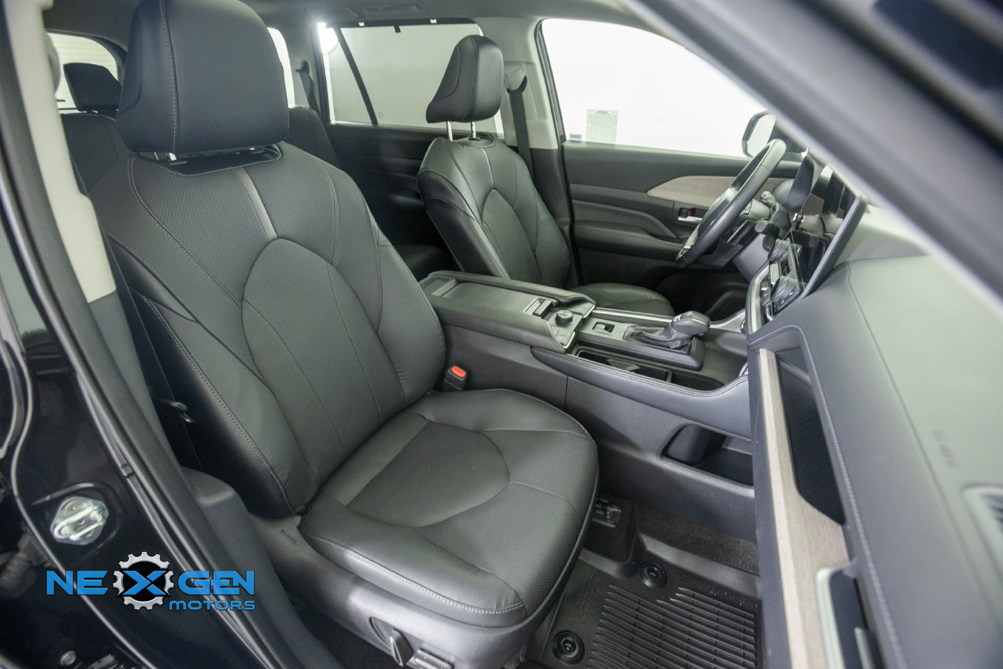 Used 2026 Toyota Grand Highlander AWD image 10