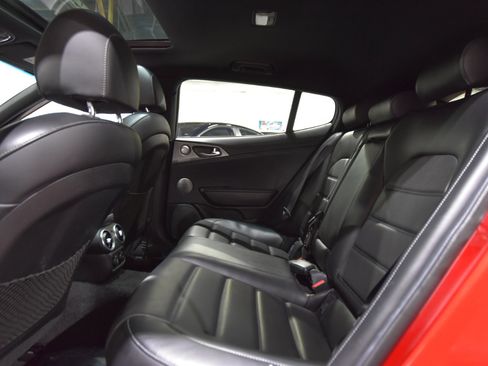 Used 2018 Kia Stinger GT2 image 46