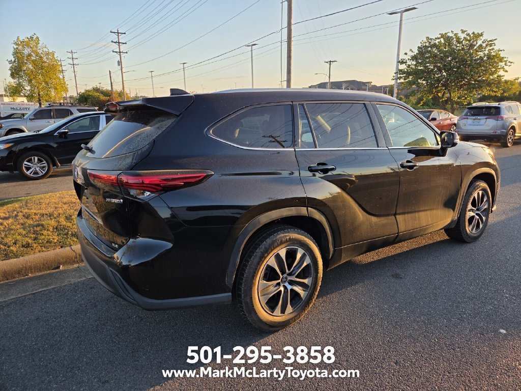 Used 2022 Toyota Highlander XLE FWD image 4