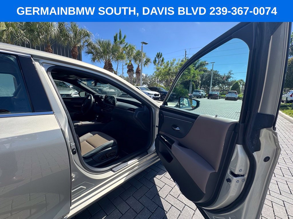 Used 2022 Lexus ES 350 w/ Premium Package FWD image 13