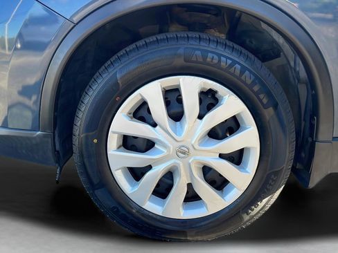 Used 2016 Nissan Rogue S w/ S Family Package image 34