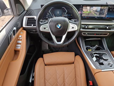 Used 2023 BMW X7 xDrive40i w/ Premium Package image 14