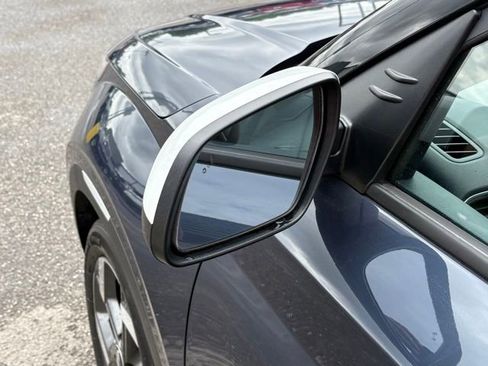 Used 2021 Hyundai Venue FWD image 14