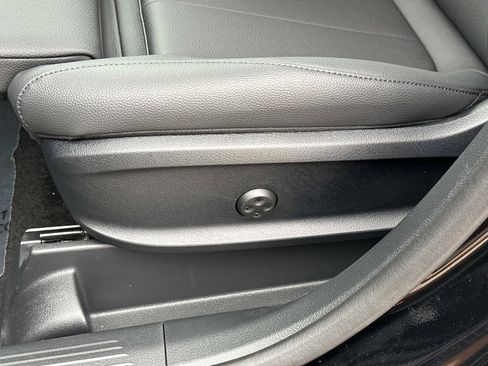 New 2026 Mercedes-Benz GLB 250 image 18