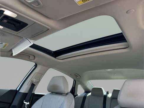 Certified 2023 Honda Accord EX image 32