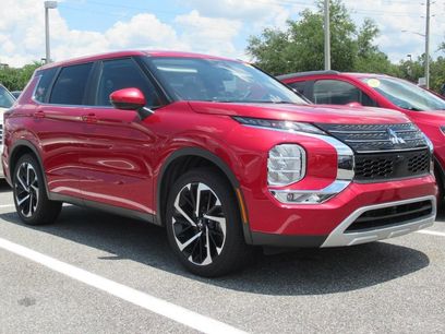 Used 2023 Mitsubishi Outlander SE
