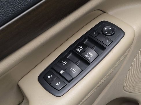 Used 2017 Jeep Grand Cherokee Laredo w/ Quick Order Package 2BE image 27