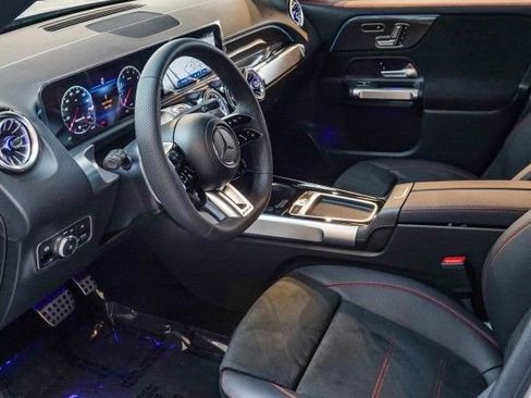 New 2024 Mercedes-Benz GLB 35 AMG 4MATIC image 17