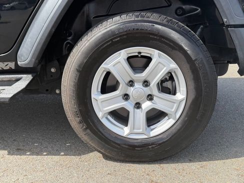 Used 2021 Jeep Wrangler Unlimited Sport AWD/4WD image 12