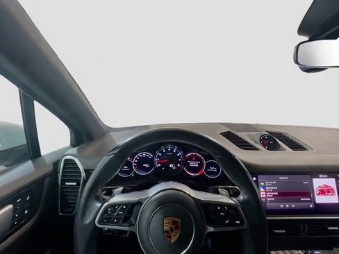 Used 2022 Porsche Cayenne AWD/4WD image 7