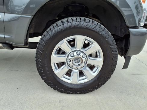 Used 2019 Ford F250 Platinum w/ Platinum Ultimate Package AWD/4WD image 9