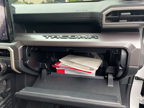 Used 2025 Toyota Tacoma TRD Sport image 55