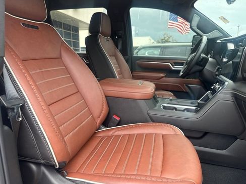 Used 2025 GMC Sierra 2500 Denali Ultimate AWD/4WD image 7