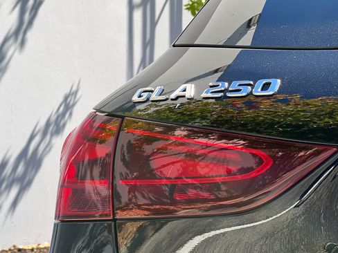 Certified 2026 Mercedes-Benz GLA 250 4MATIC image 27