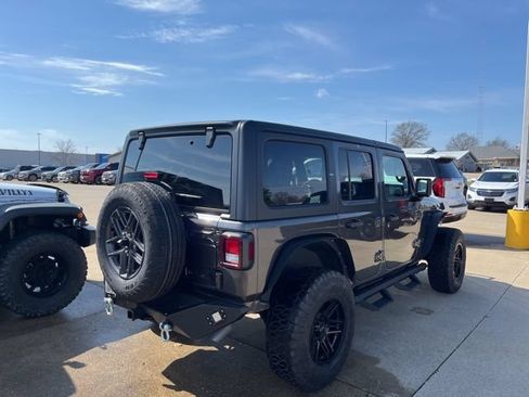 Used 2024 Jeep Wrangler Unlimited Sport AWD/4WD image 5
