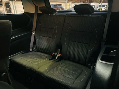 Used 2017 GMC Acadia SLE image 46