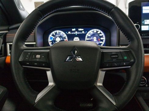 Used 2022 Mitsubishi Outlander SEL image 13
