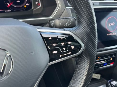 Used 2022 Volkswagen Tiguan SEL R-Line image 39