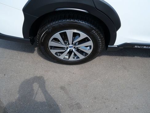 Used 2023 Subaru Outback Premium AWD/4WD image 33