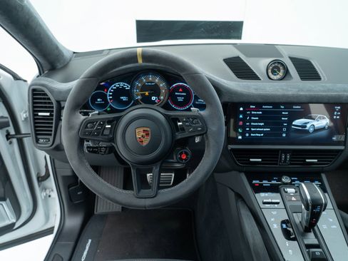 Certified 2023 Porsche Cayenne Turbo GT AWD/4WD image 32