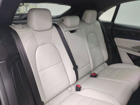 Certified 2025 Porsche Macan 4 Electric AWD/4WD image 23