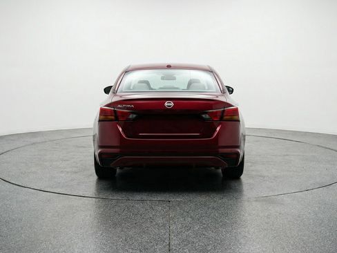 Used 2025 Nissan Altima 2.5 SV image 6