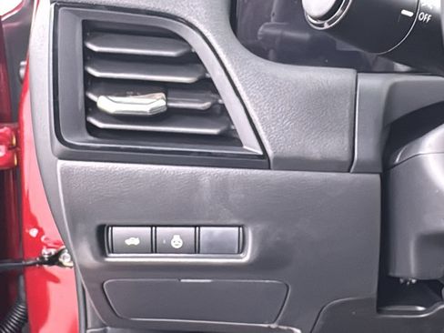 Used 2026 Nissan Sentra SV w/ SV Convenience Package FWD image 31