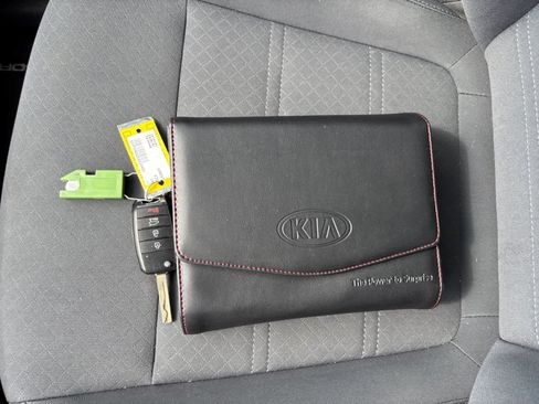 Used 2019 Kia Sorento LX w/ LX Convenience Package image 22