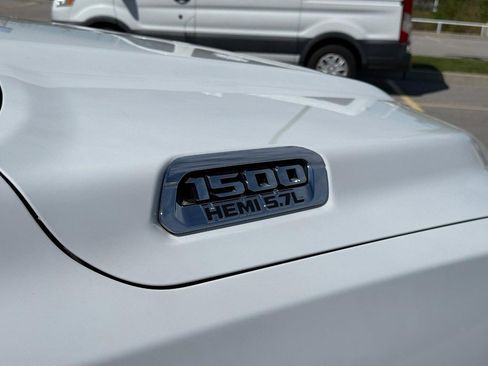 Used 2022 RAM 1500 Limited w/ Body Color Bumper Group AWD/4WD image 11