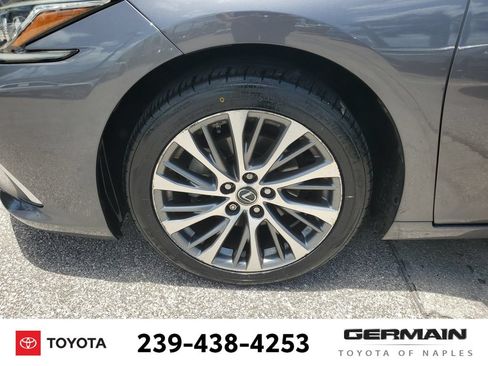 Used 2020 Lexus ES 300h w/ Premium Package FWD image 14