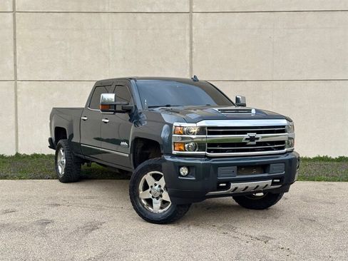 Used 2019 Chevrolet Silverado 2500 High Country w/ Duramax Plus Package AWD/4WD image 4