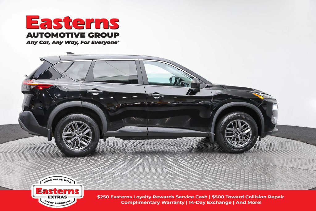 Used 2023 Nissan Rogue S AWD/4WD image 5
