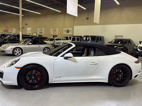 Used 2017 Porsche 911 Cabriolet image 6