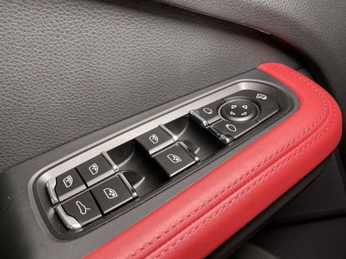 New 2026 Porsche Macan AWD/4WD image 38