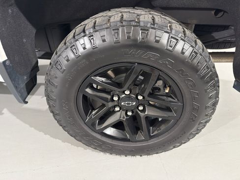 Used 2021 Chevrolet Silverado 1500 Custom Trail Boss image 33